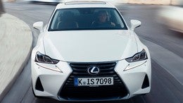 LEXUS IS 300h Executive Parking