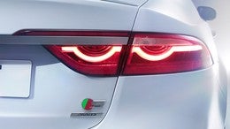 XF 2.0 i4 Prestige AWD Aut. 300