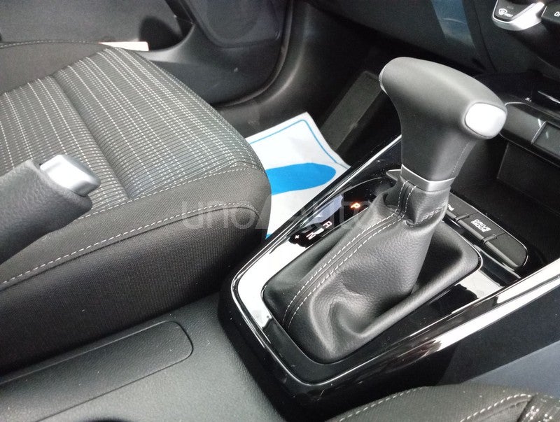 Stonic 1.0 T-GDi MHEV Drive 100 DCT