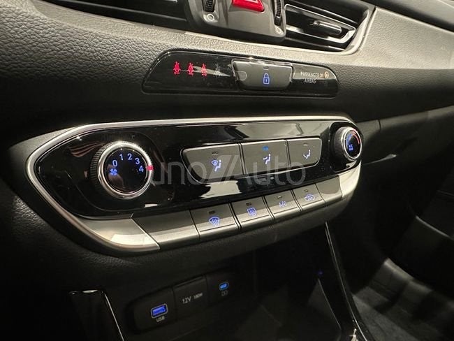 5p TGDI 1.0 100CV 48V KLASS