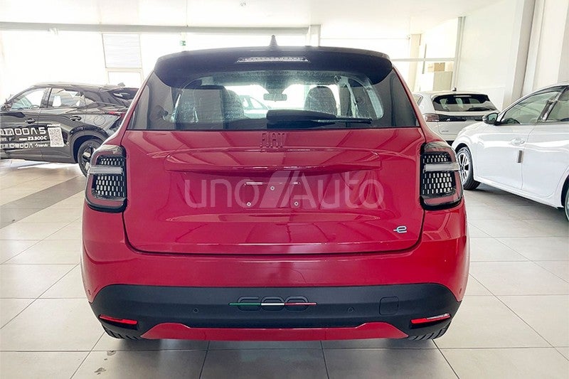e RED 54kwh 115kw (156cv)