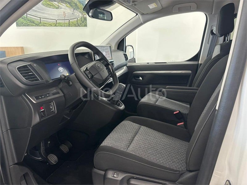 Proace Family L2 2.0D 8pl. Advance 145