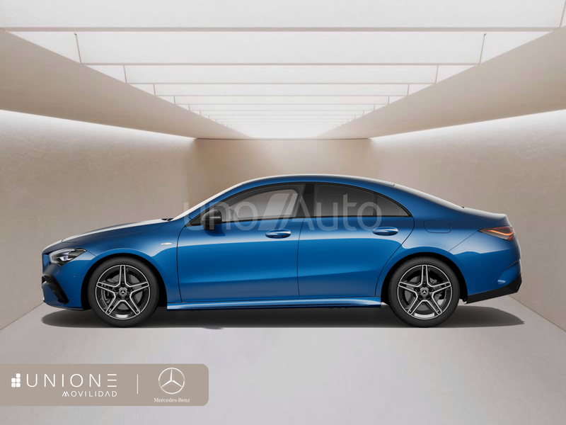 250 e Coupé con tecnología híbrida