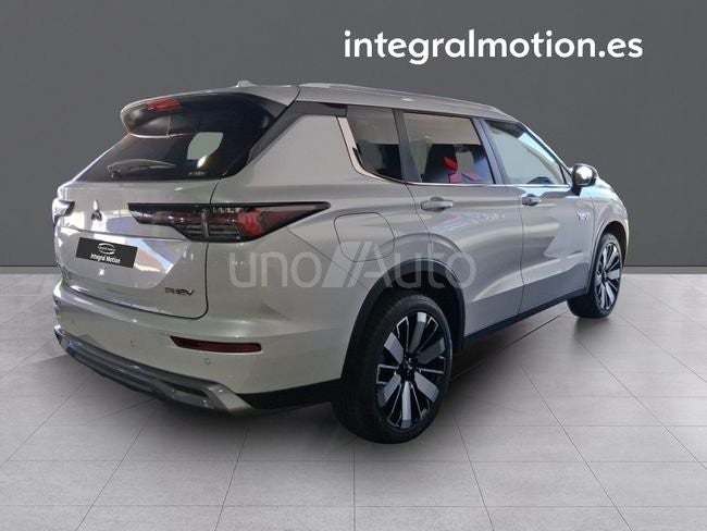 Outlander PHEV Kaiteki 4WD