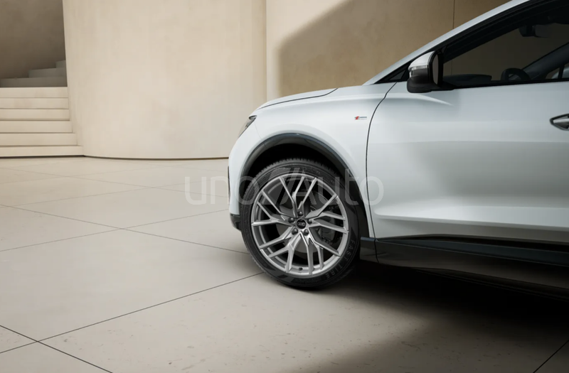 Q4 e-tron 45 Genuine edition 210kW 82KWh