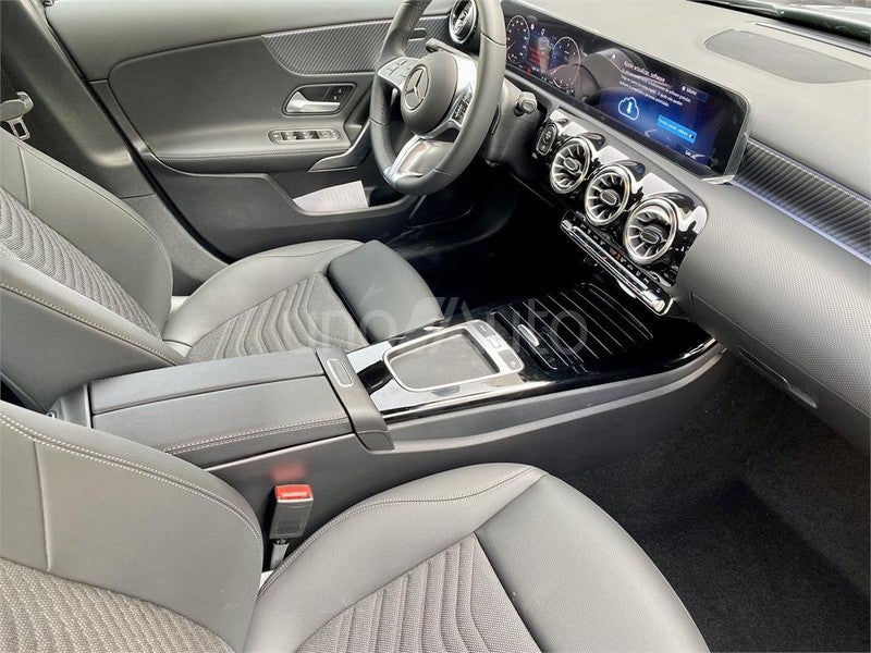 CLASE A 250 e con tecnología híbrida EQ