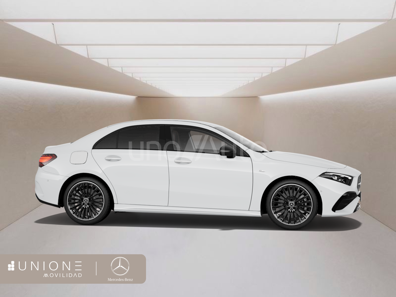 250 e Berlina con tecnología híbrida