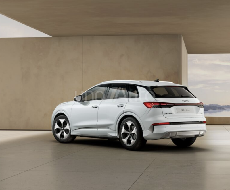 Q4 e-tron quattro S line 220kW 82KWh