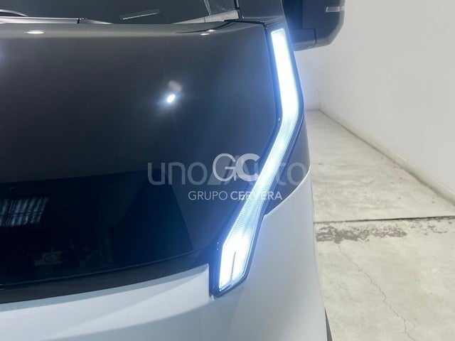 PV5 Cargo L2H1 Long Range Essential