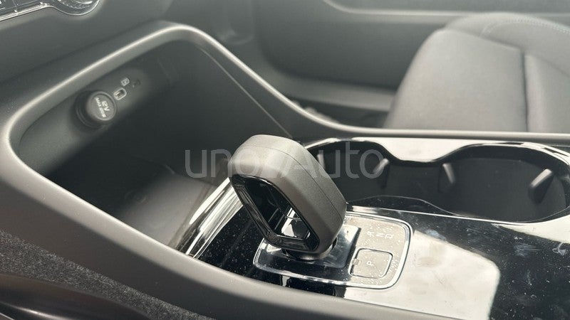 XC40 BEV 82KWH RECHARGE EXTENDED RANGE CORE 252 5P