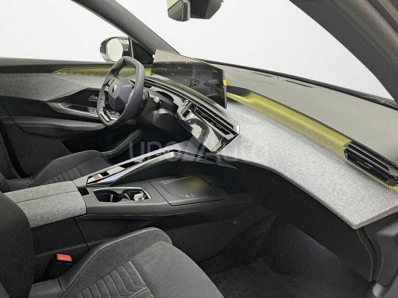 5008 Eléctrico GT 157kW
