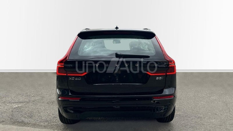 XC60 2.0 B5 P MHEV CORE AUTO 4WD 250 5P