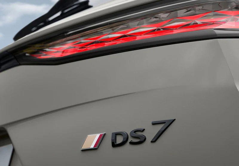 DS7 E-Tense Performance Line + Aut. 4x2