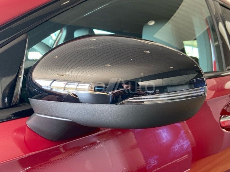 250 e Compacto con tecnología híbrida EQ