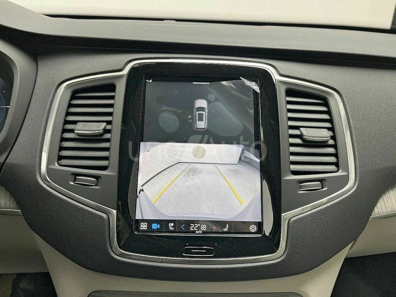 2.0 T8 AWD Core Recharge Auto