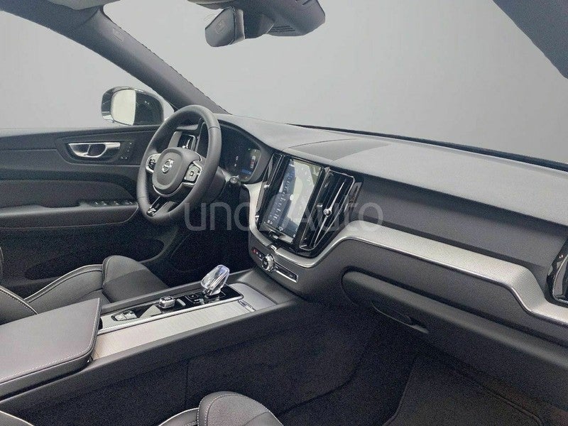 2.0 T6 AWD Recharge Plus Black Ed AT
