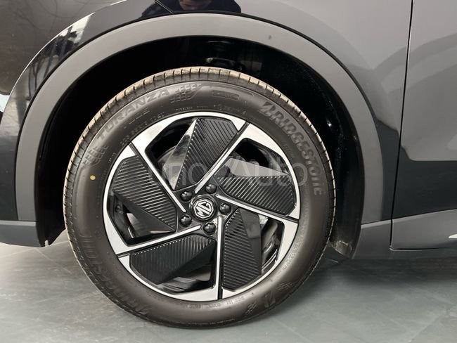 64kWh Luxury
