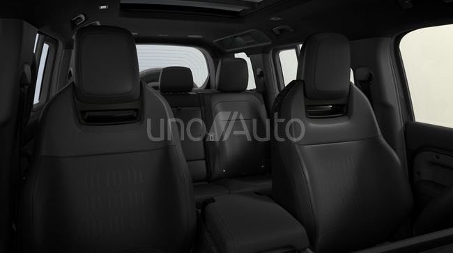 4.4 V8 635 Octa Black 110 Auto 4WD