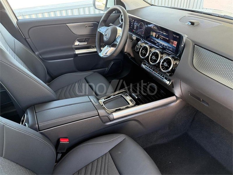 CLASE GLA 250 e con tecnología híbrida EQ