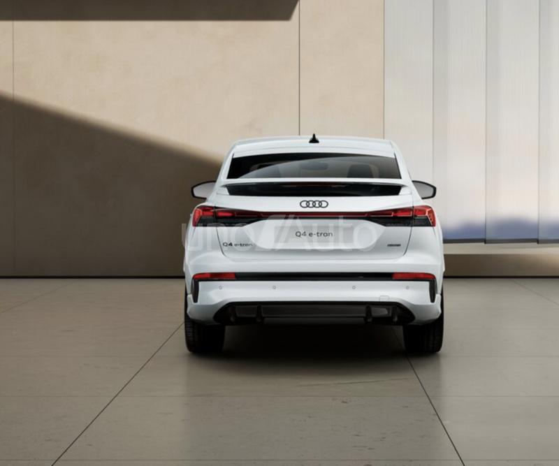 Q4 e-tron Sportback quattro Black line 220kW 82KWh
