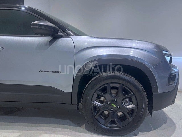 Avenger 1.2 Ehybrid Overland 145 4xe