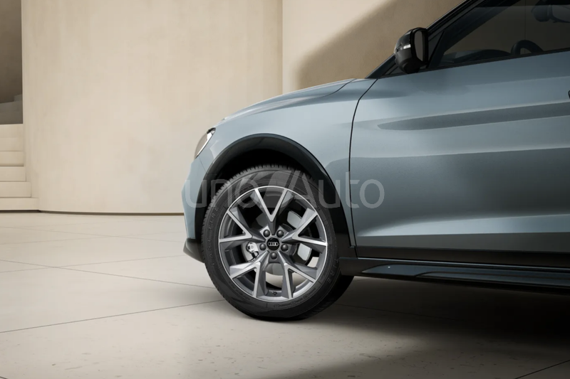 A1 Allstreet 30 TFSI Adrenalin S tronic 85kW