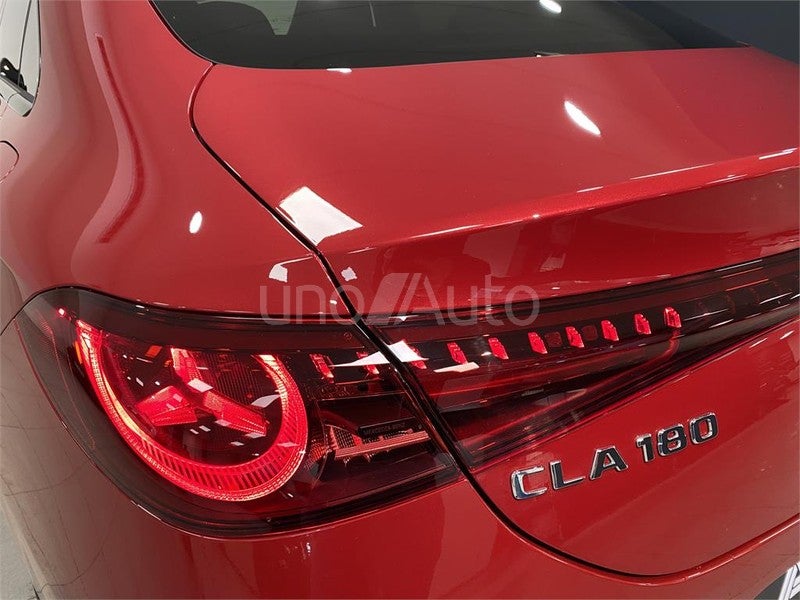 CLASE CLA 180 con tecnología híbrida