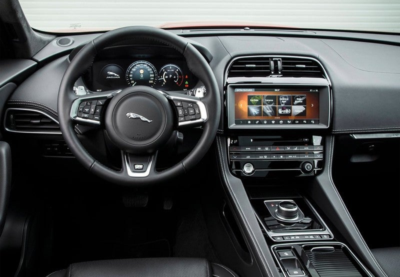 F-Pace 2.0i4D Portfolio RWD 163