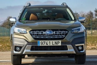 SUBARU Outback SUV 2.5 Touring CVT