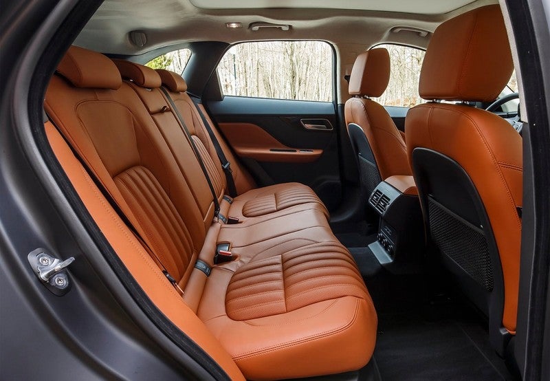 F-Pace 2.0i4D Portfolio RWD 163