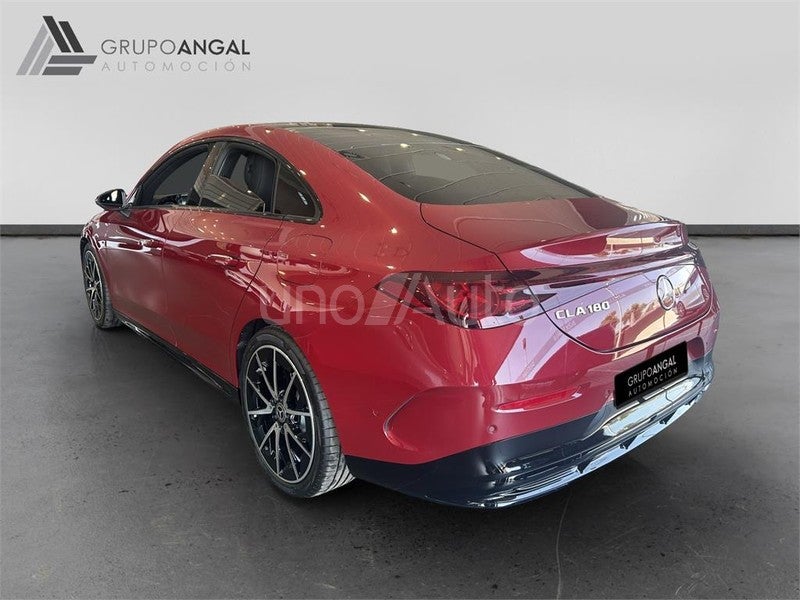 CLASE CLA 180 con tecnología híbrida