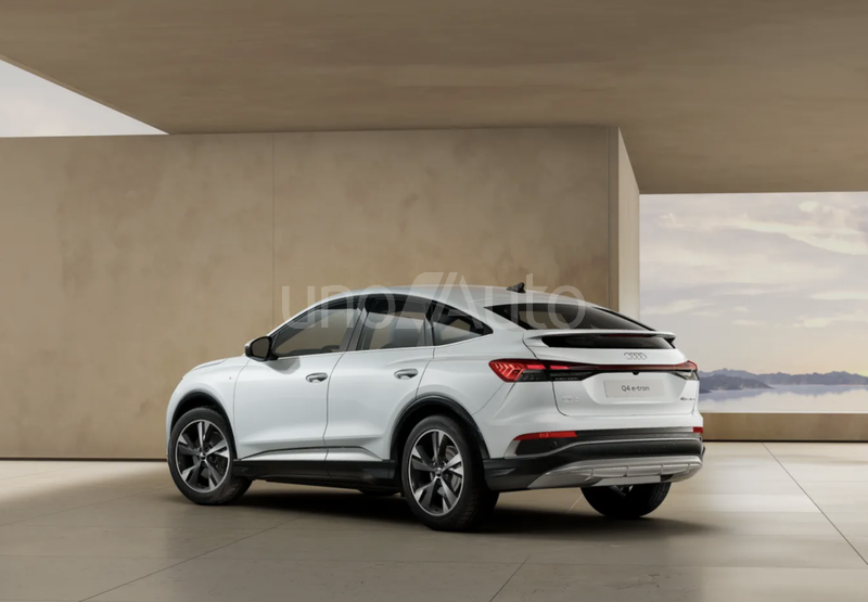 Q4 e-tron Sportback 45 Genuine edition 82KWh