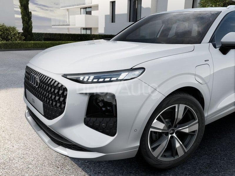 Q3 e-hybrid Progressive S tronic 200kW