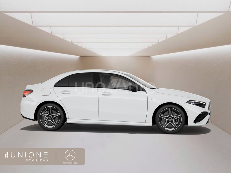 250 e Berlina con tecnología híbrida