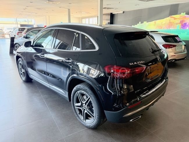 GLA 250 e con tecnología híbrida EQ