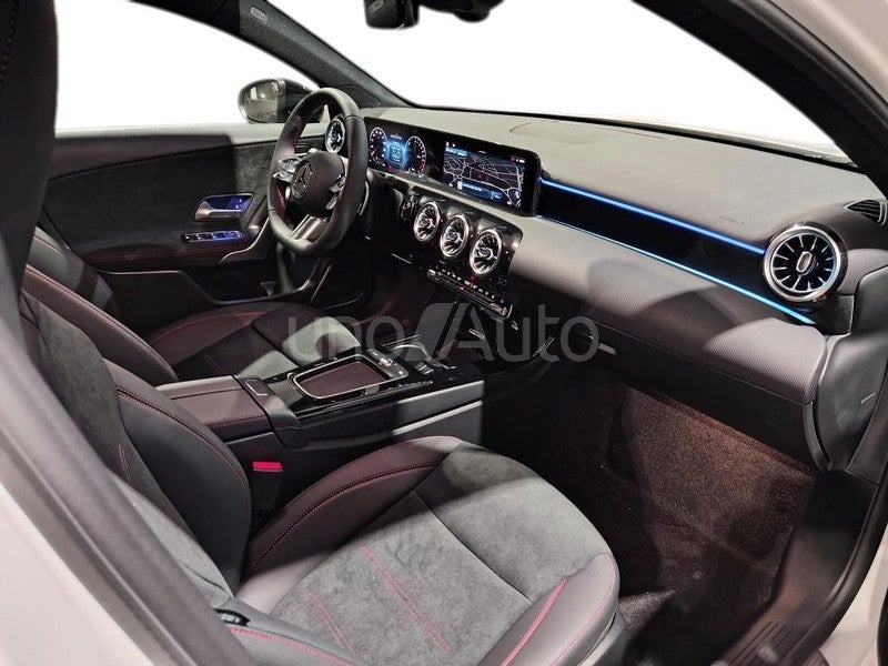 CLASE A 250 e con tecnología híbrida EQ