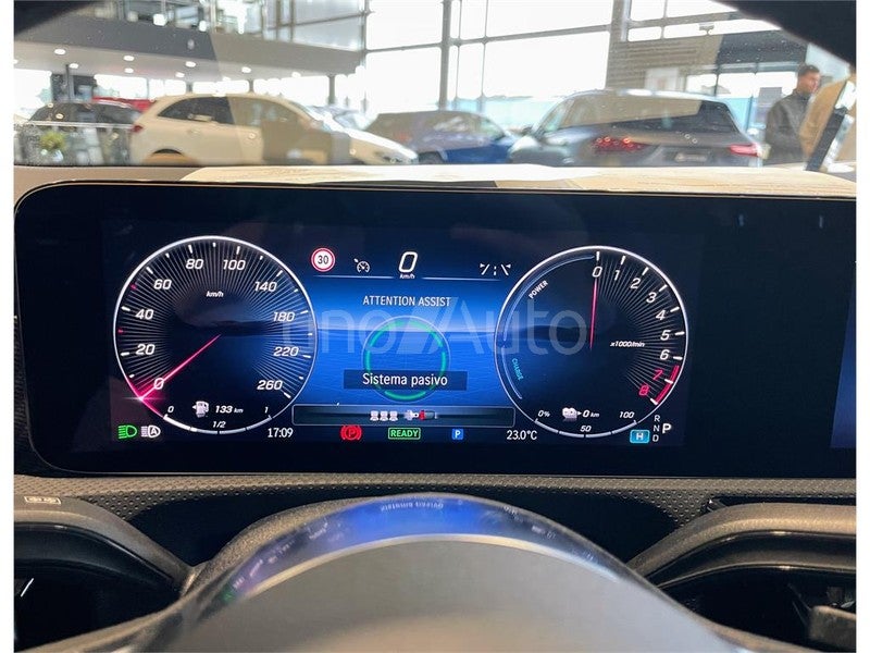 CLASE A 250 e con tecnología híbrida EQ