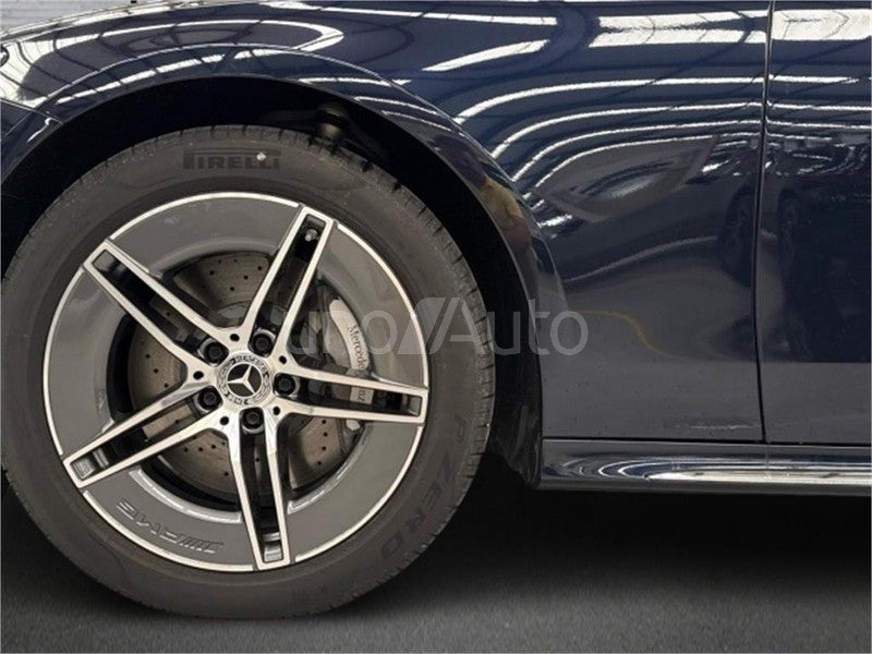 CLASE E 300 de berlina con tecnología híbrida EQ