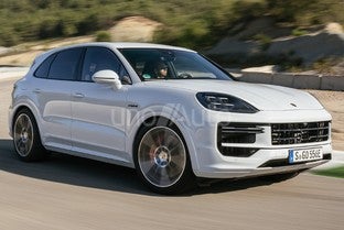PORSCHE Cayenne S Electric