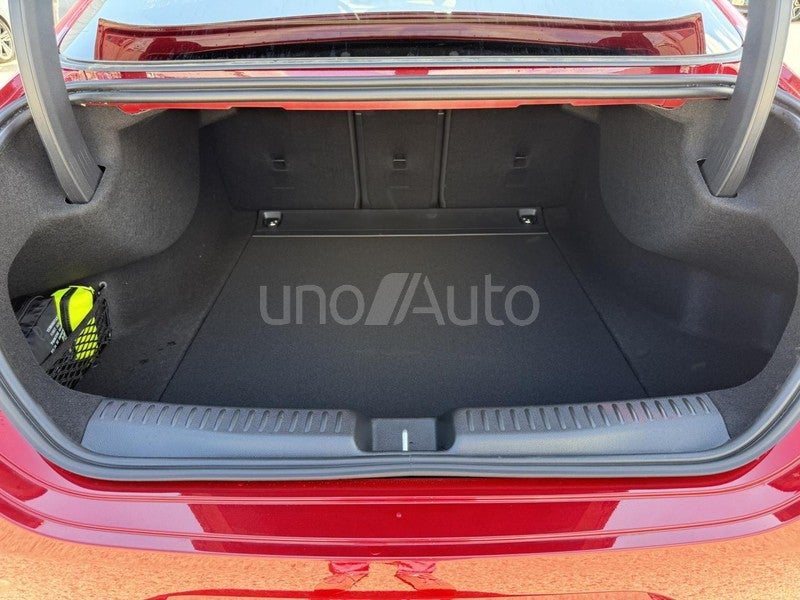 CLA CLA 180 con tecnología híbrida