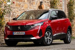 PEUGEOT 5008 SUV Hybrid 145 Allure eDCS6