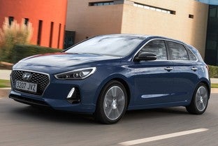 HYUNDAI i30 1.4 MPI Essence 100