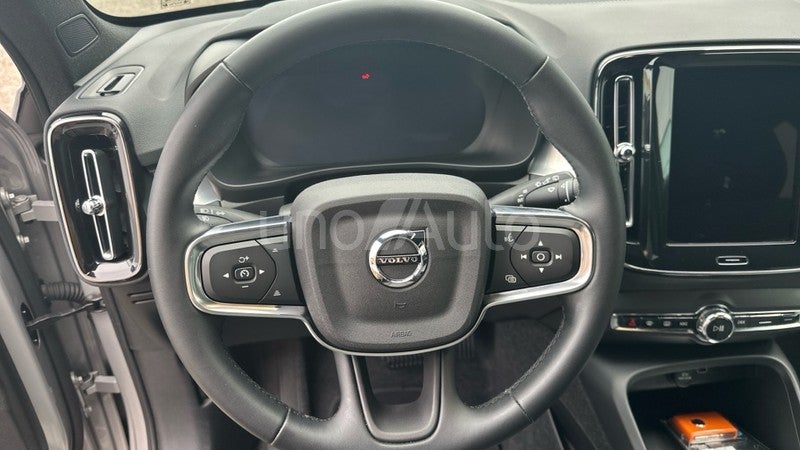 XC40 2.0 B3 MHEV PLUS DARK DCT 163 5P