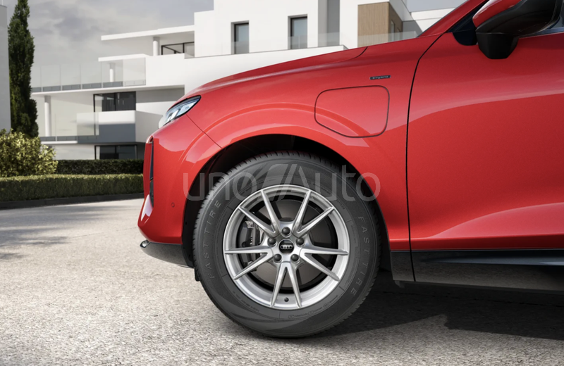 Q3 e-hybrid Business S tronic 200kW