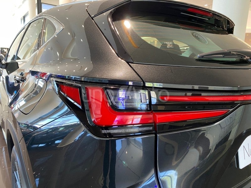 NX 350h Premium 2WD