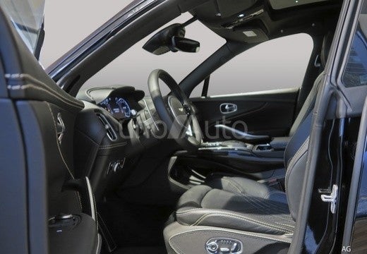 DBX 4.0 AWD Aut.
