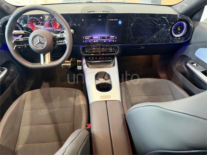 CLASE CLA 180 con tecnología híbrida