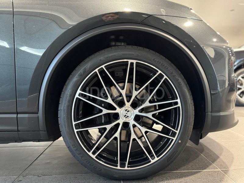Macan 4