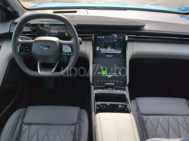 CX740S Premium R. Ext. RWD 77kWh 286CV