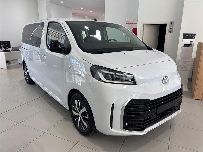 Proace Family L2 2.0D 8pl. Advance 145